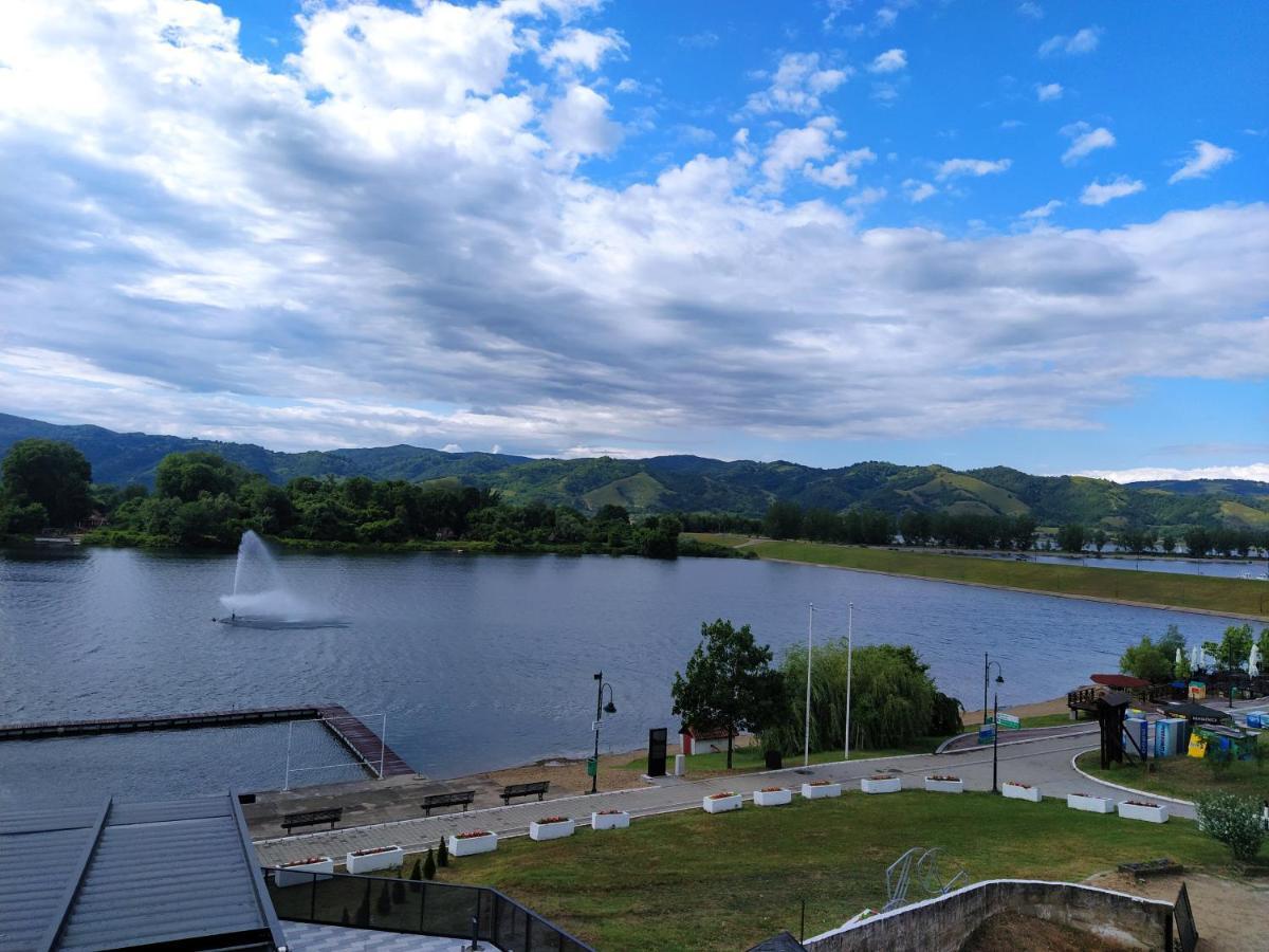 ホテル Prenociste Srebrno Jezero Veliko Gradište エクステリア 写真