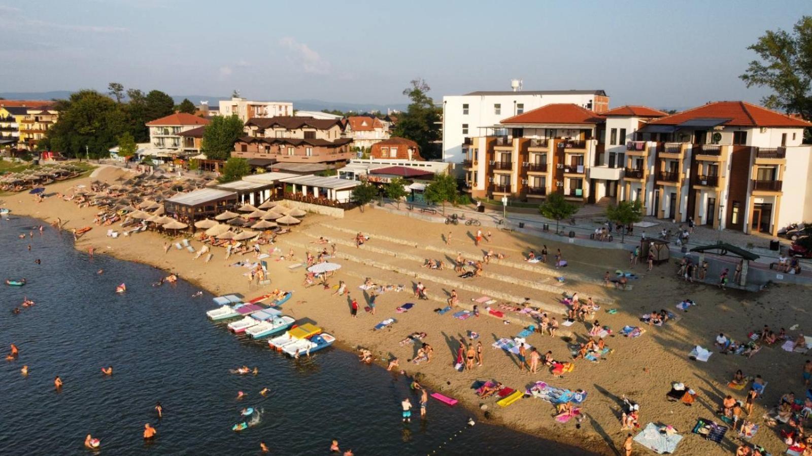 ホテル Prenociste Srebrno Jezero Veliko Gradište エクステリア 写真